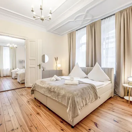 Neu! Einzigartige Stadtvilla, Super Lage, Parkplatz Apartmán *