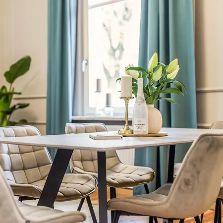 Einzigartige Stadtvilla, Super Lage, Parkplatz Appartement Cobourg