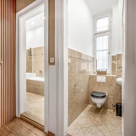 Einzigartige Stadtvilla, Super Lage, Parkplatz Appartement Cobourg